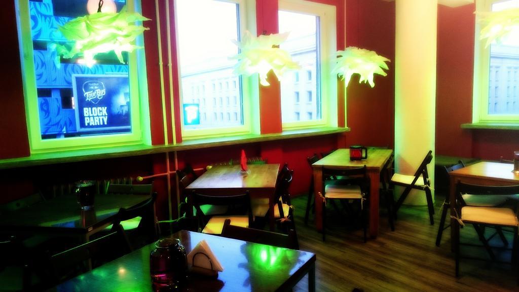 Wdj Hostel Варшава Екстериор снимка