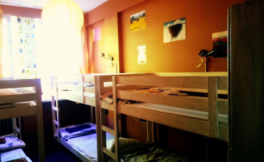 Wdj Hostel Варшава Стая снимка